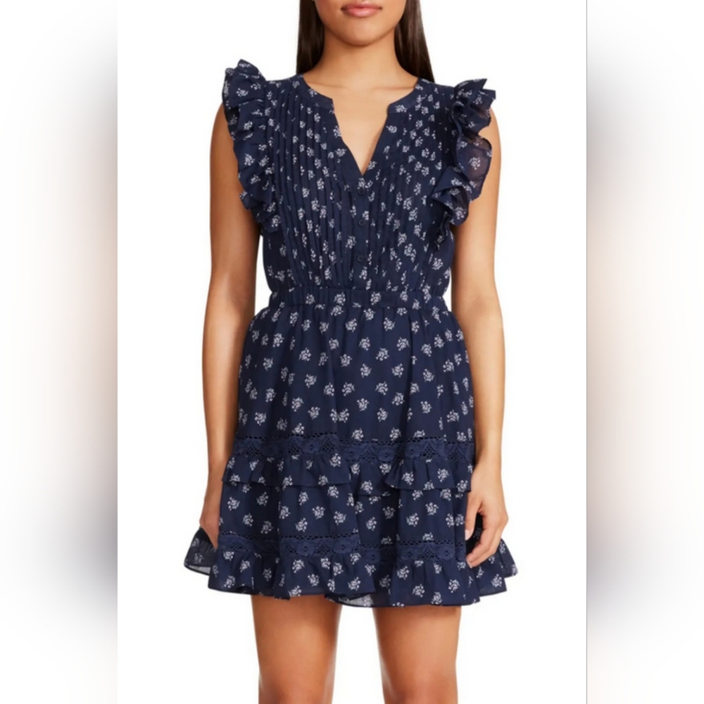 BB Dakotah NWT Blue Floral Dress. Size Small.